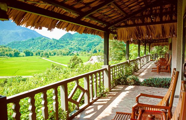 The balcony in Mai Chau Ecolodge's superior room